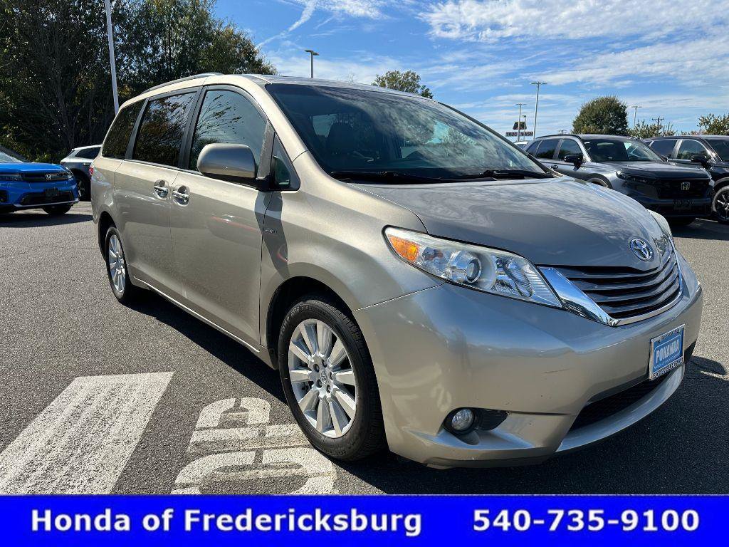 Used 2017 Toyota Sienna XLE Premium image 8