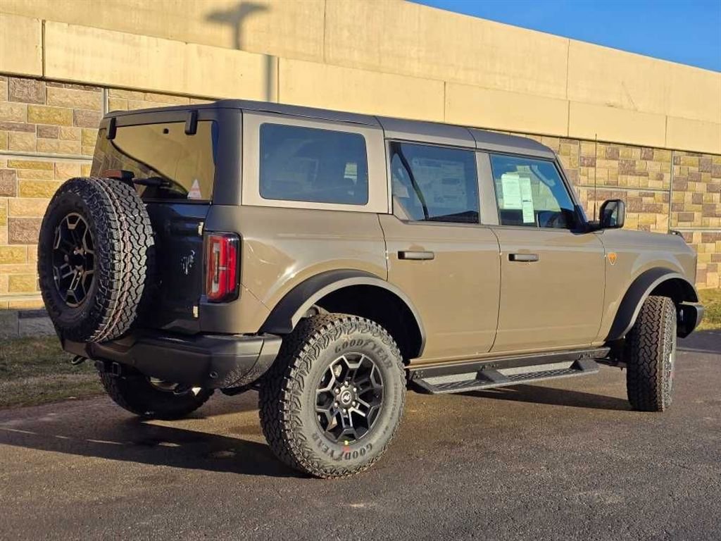 New 2026 Ford Bronco Badlands AWD/4WD image 9