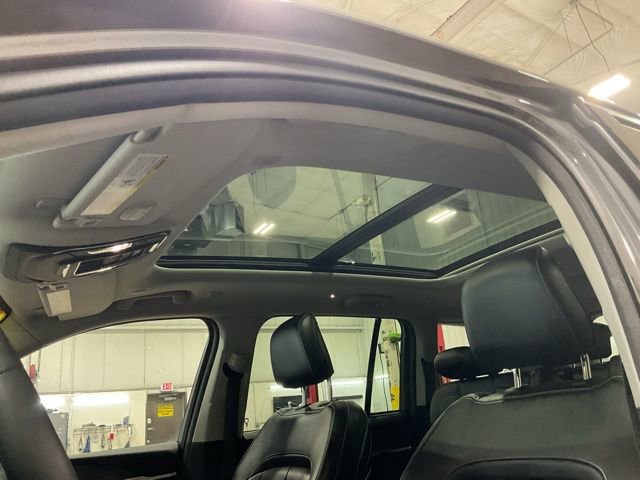 Used 2022 Jeep Grand Cherokee Limited 4xe w/ Luxury Tech Group II image 17