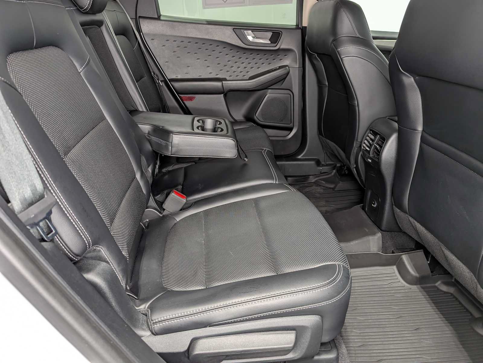 Used 2020 Ford Escape SEL AWD/4WD image 38