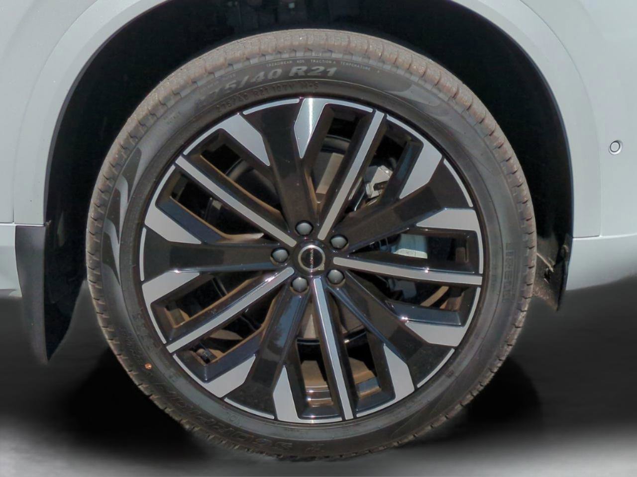 New 2026 Volvo XC90 B6 Ultra w/ Protection Package image 10