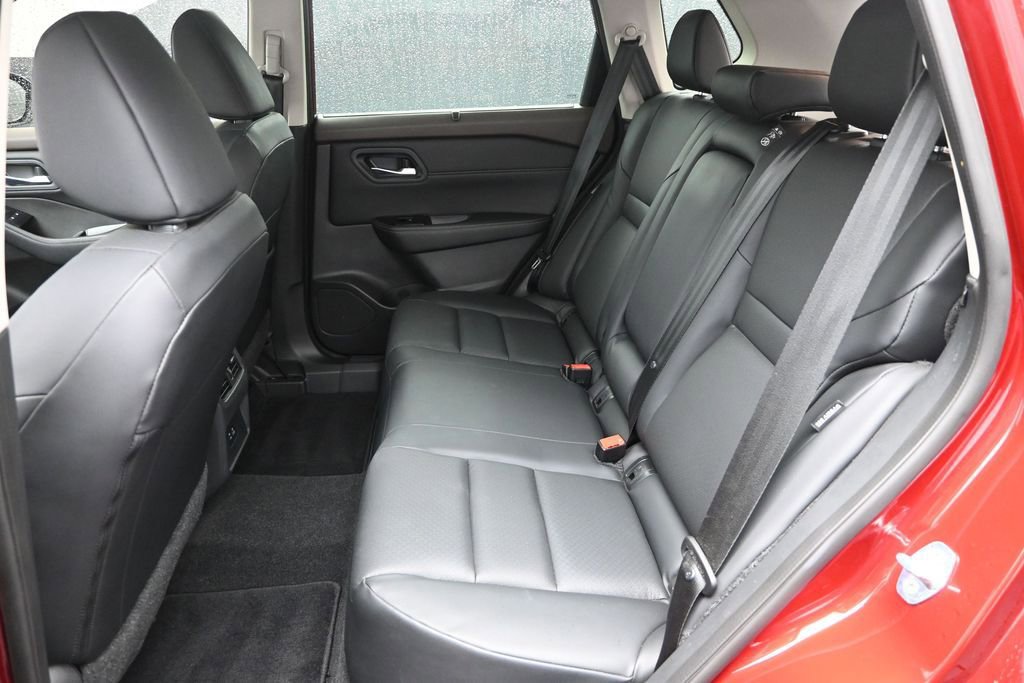 Used 2023 Nissan Rogue SV w/ SV Premium B Package FWD image 12
