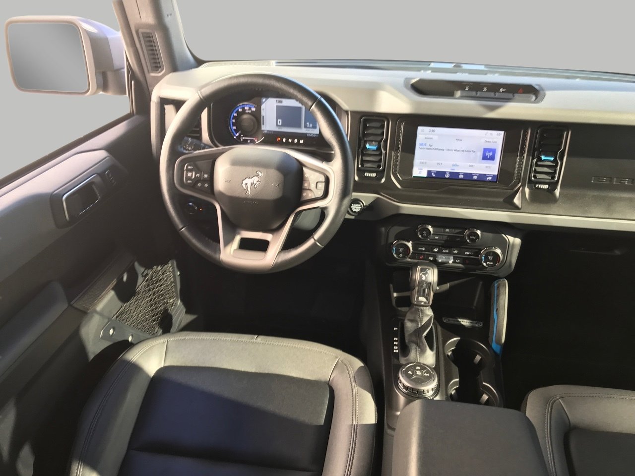 Used 2023 Ford Bronco Black Diamond image 6