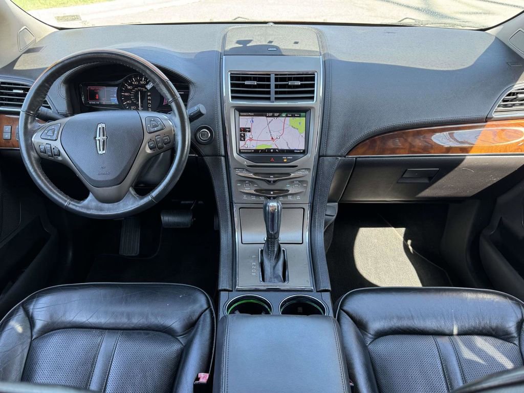 Used 2013 Lincoln MKX AWD image 3