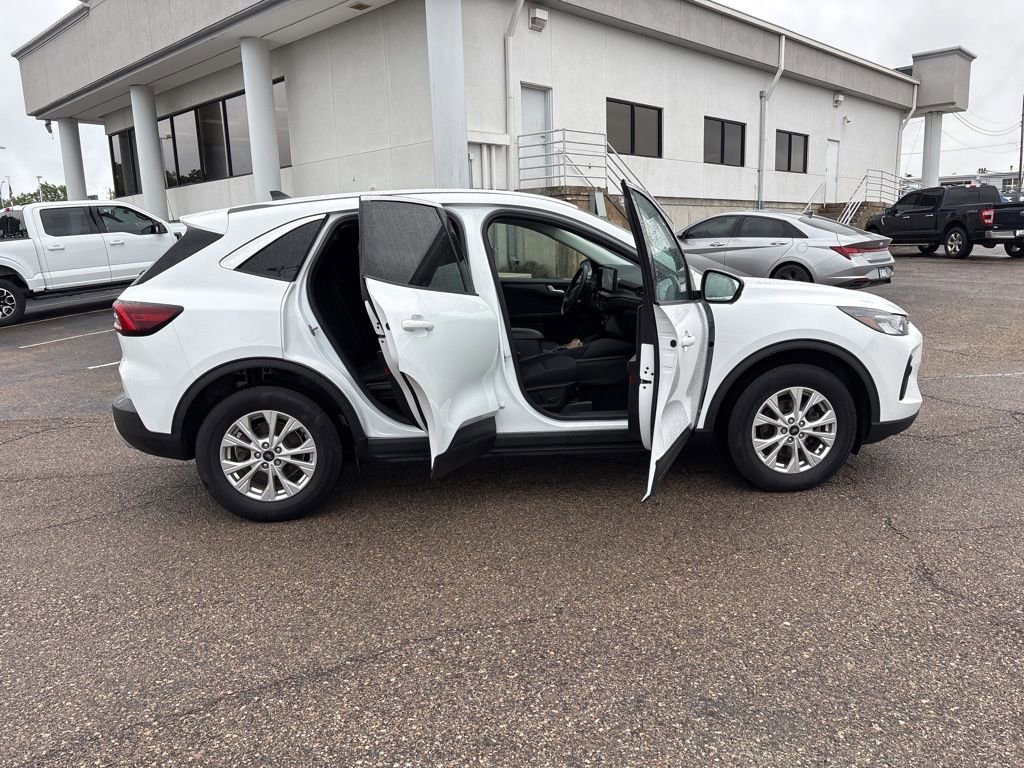 Used 2023 Ford Escape Active w/ Tech Pack #2 AWD/4WD image 8