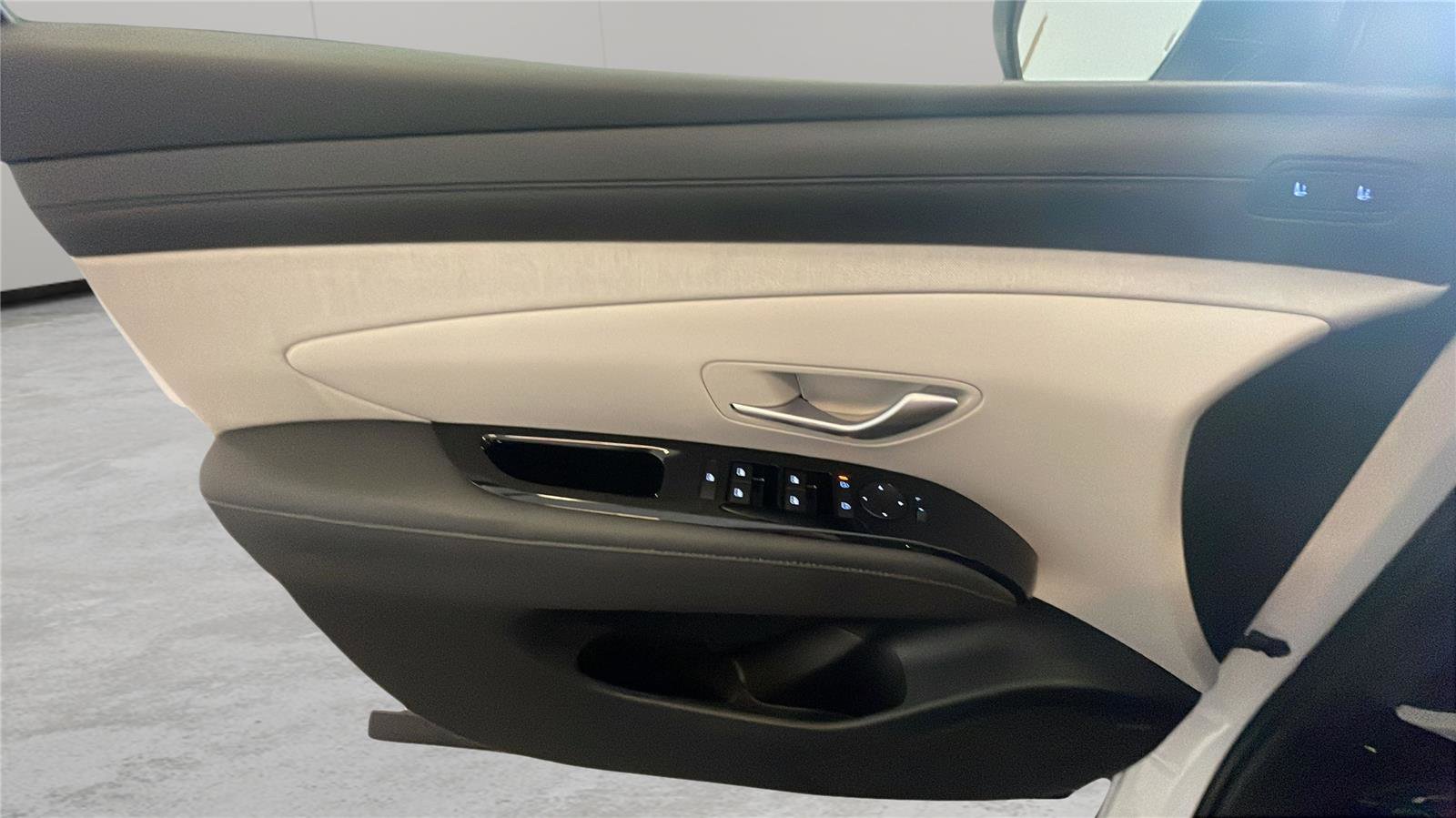 Used 2026 Hyundai Tucson Limited AWD/4WD image 22