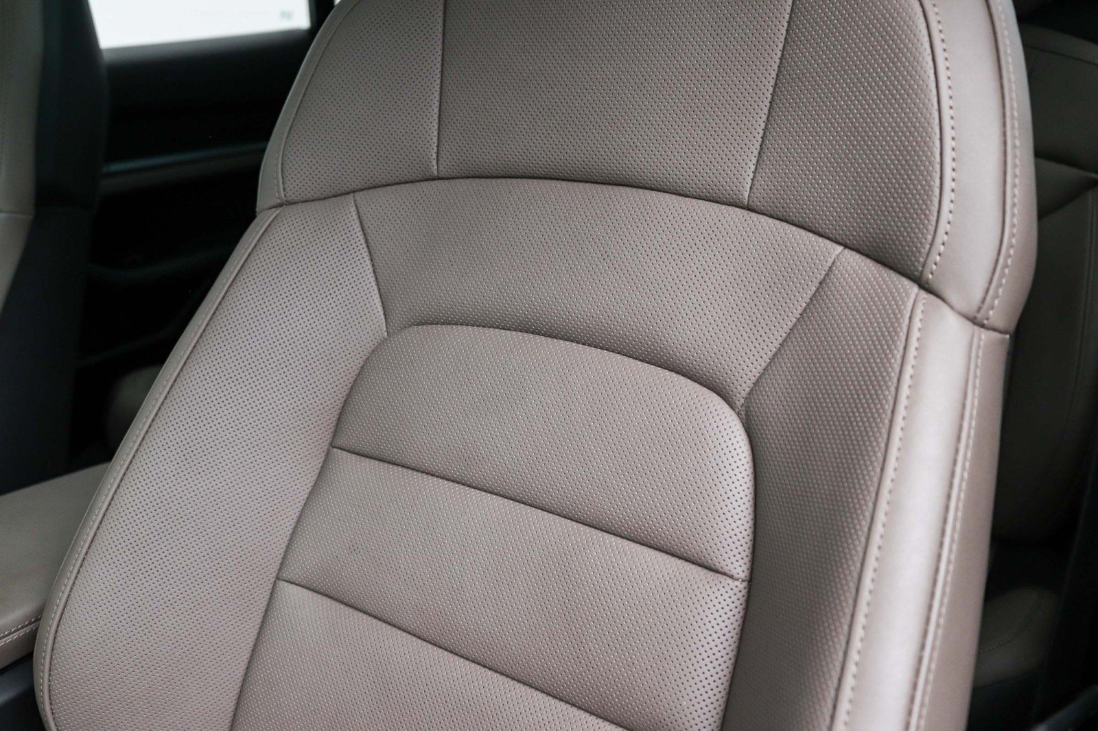 Used 2024 Porsche Taycan RWD image 25