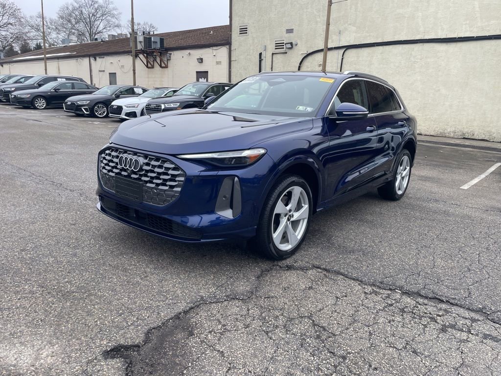 Used 2025 Audi Q5 Premium Plus w/ Premium Plus image 1