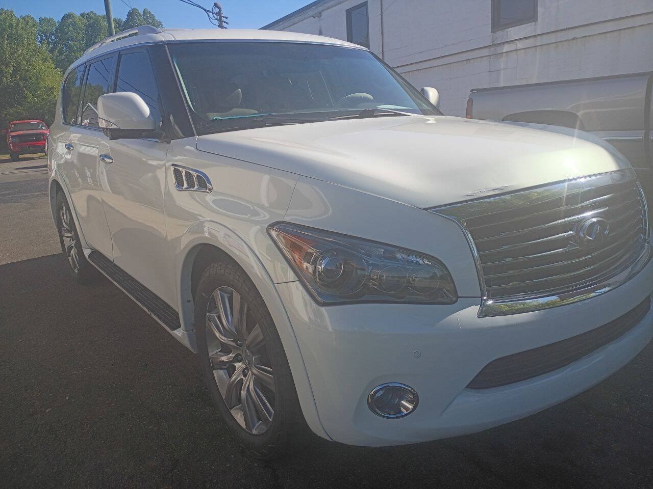 Used 2012 INFINITI QX56 4WD w/ Theater Pkg image 4