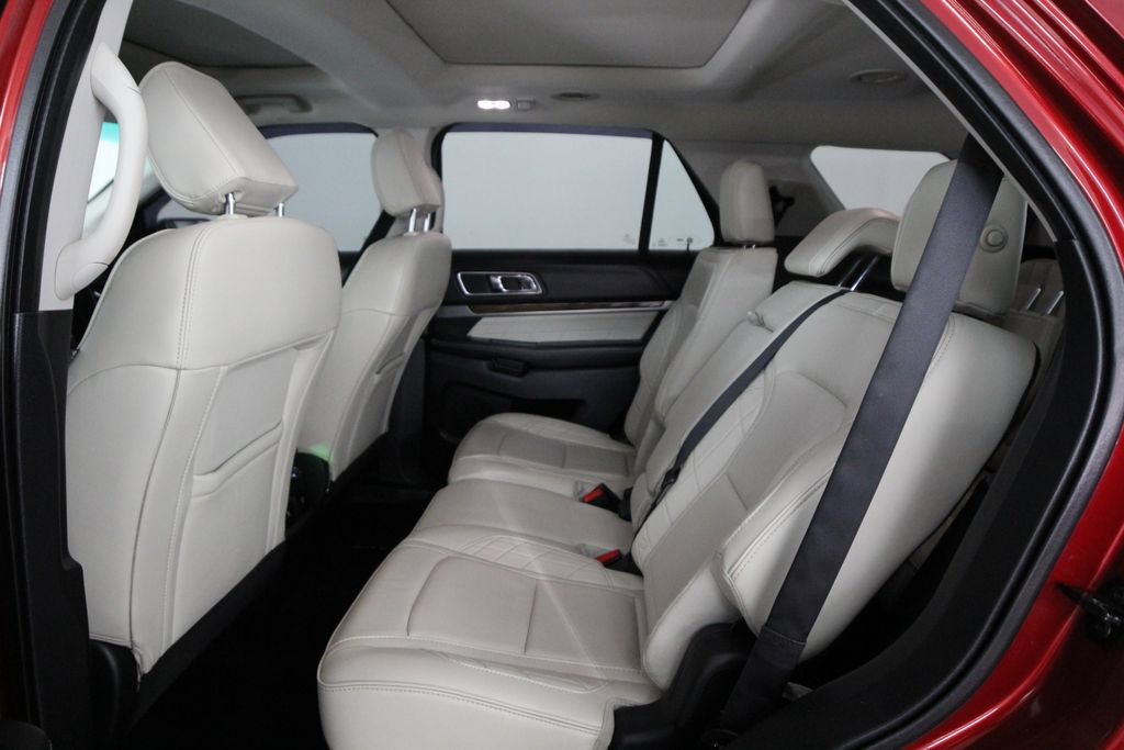 Used 2018 Ford Explorer Platinum AWD/4WD image 39