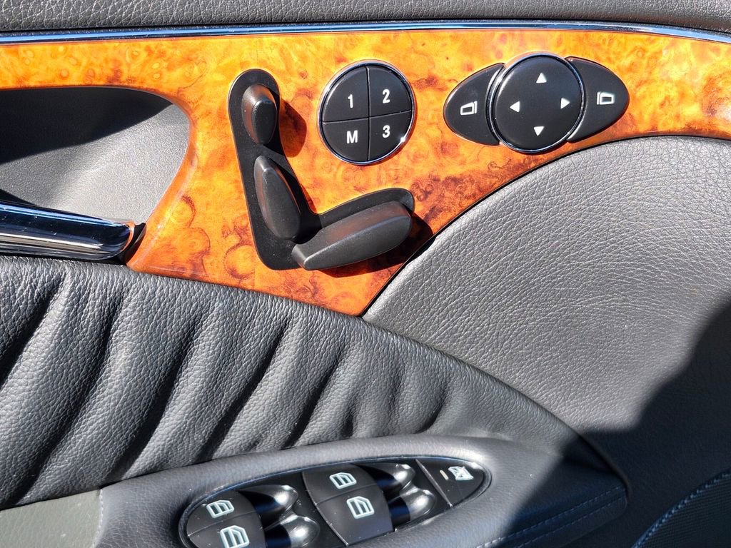 Used 2004 Mercedes-Benz E 500 4MATIC Sedan image 17