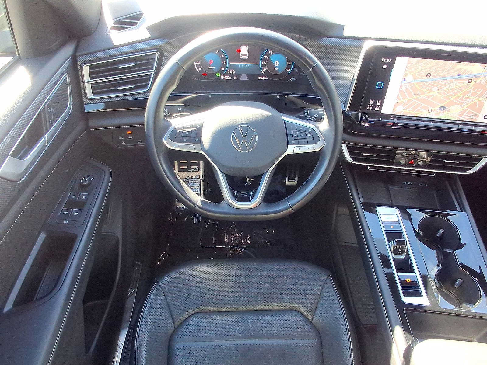 Used 2024 Volkswagen Atlas Cross Sport SEL R-Line AWD/4WD image 27
