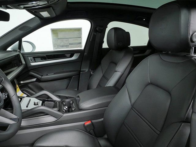 New 2026 Porsche Cayenne S image 5