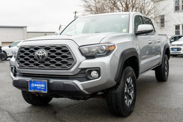 Used 2022 Toyota Tacoma TRD Off-Road w/ Technology Package AWD/4WD image 2