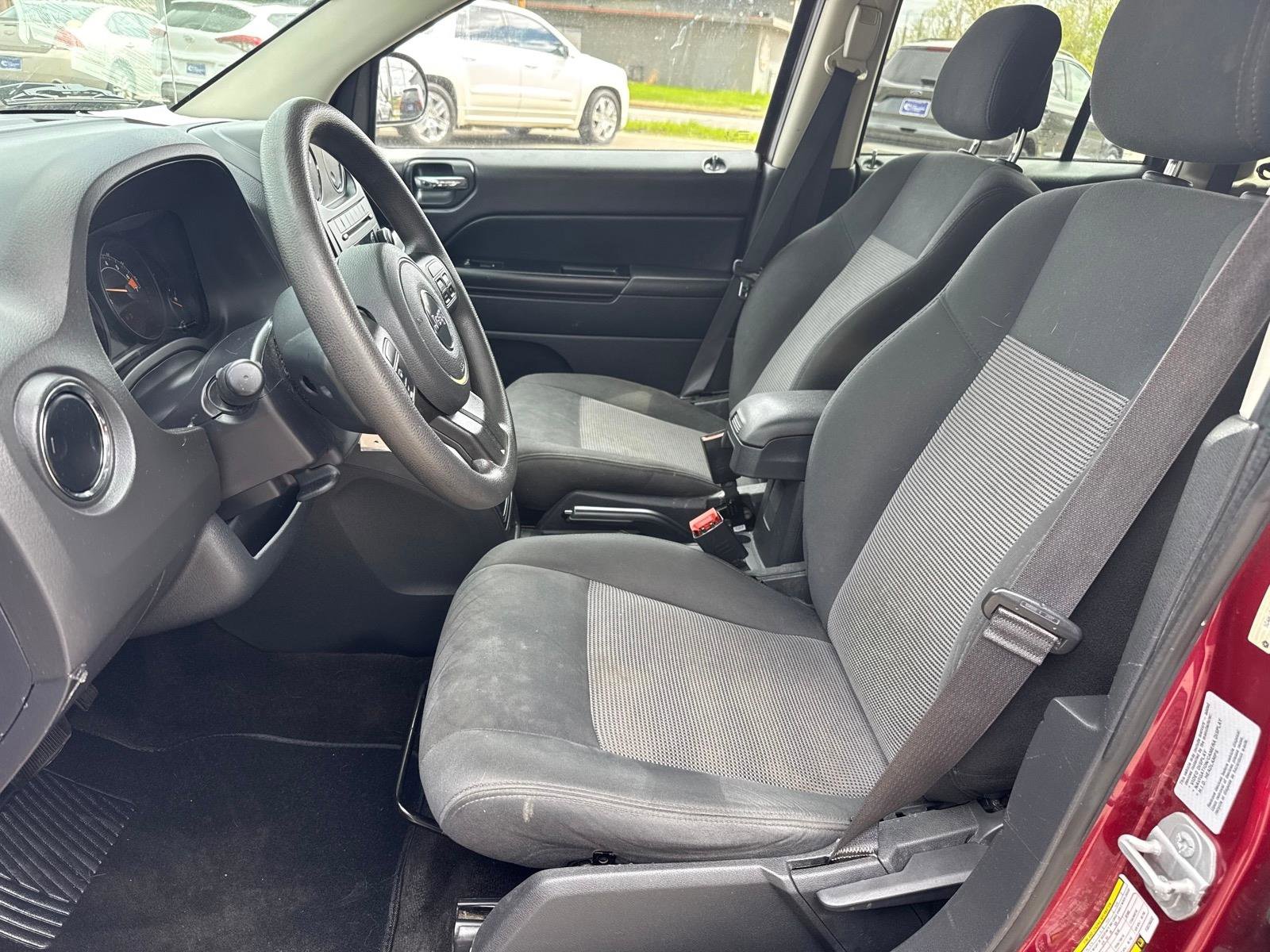 Used 2015 Jeep Compass Sport w/ Power Value Group FWD image 6