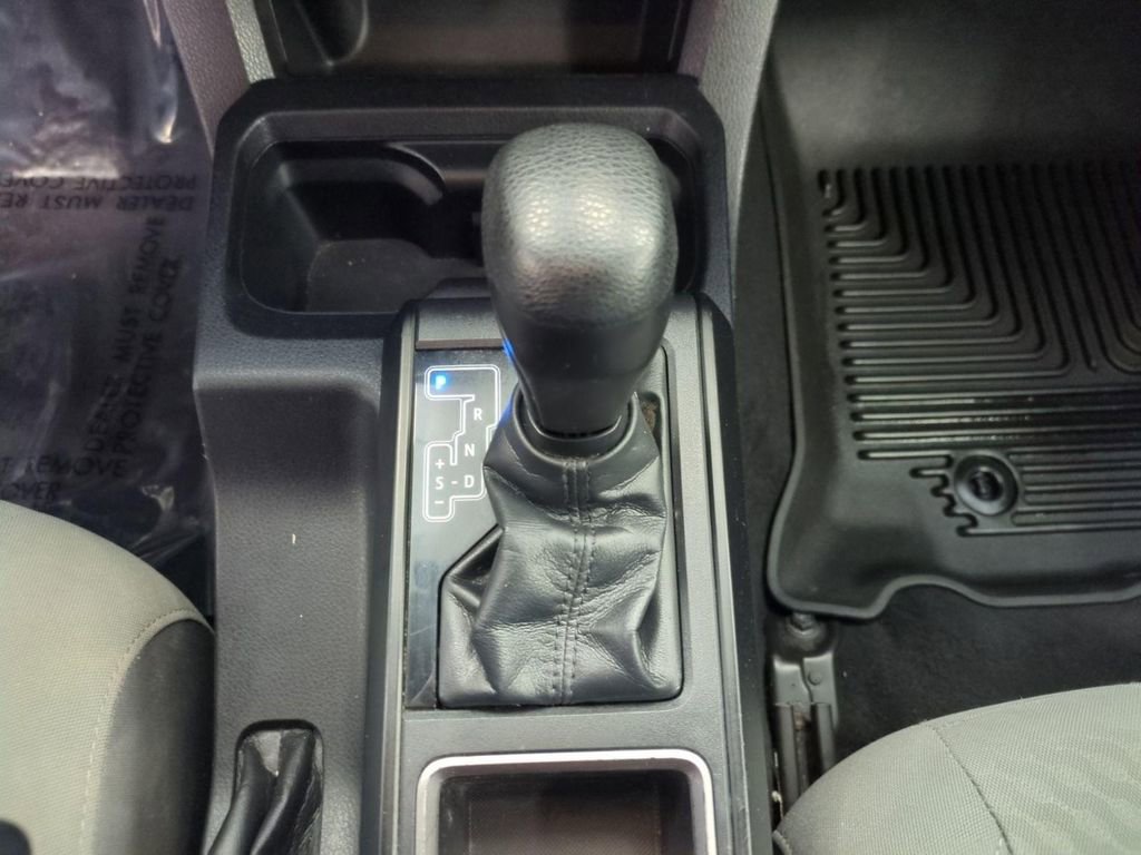 Used 2022 Toyota Tacoma SR RWD image 19