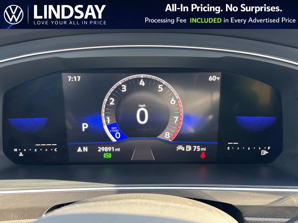 Used 2023 Volkswagen Tiguan SE w/ Panoramic Sunroof Package FWD image 24