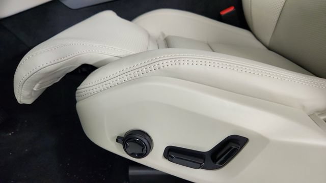 New 2026 Volvo XC90 B6 Ultra w/ Protection Package AWD/4WD image 14