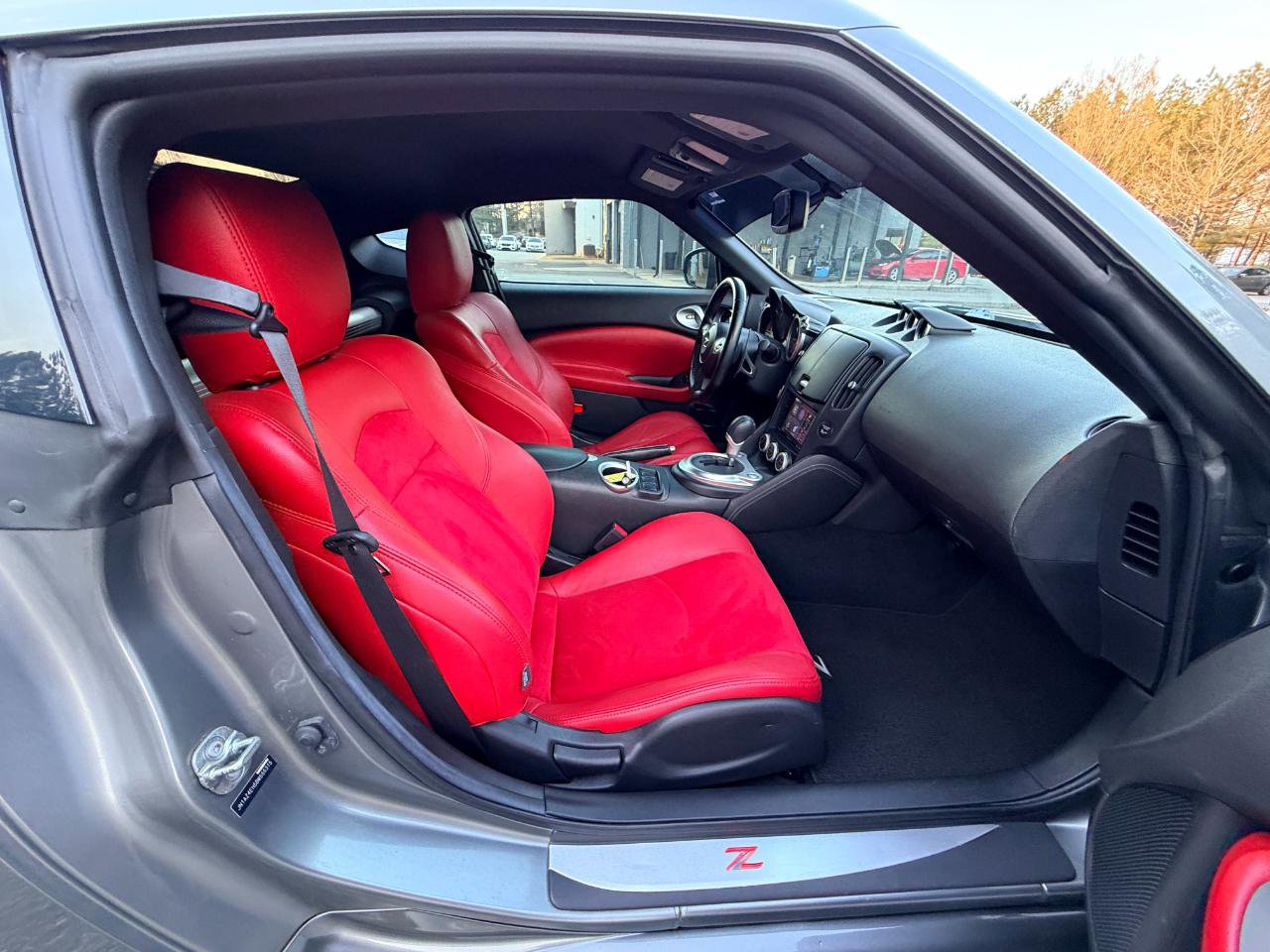 Used 2011 Nissan 370Z Touring w/ Sport Pkg RWD image 10