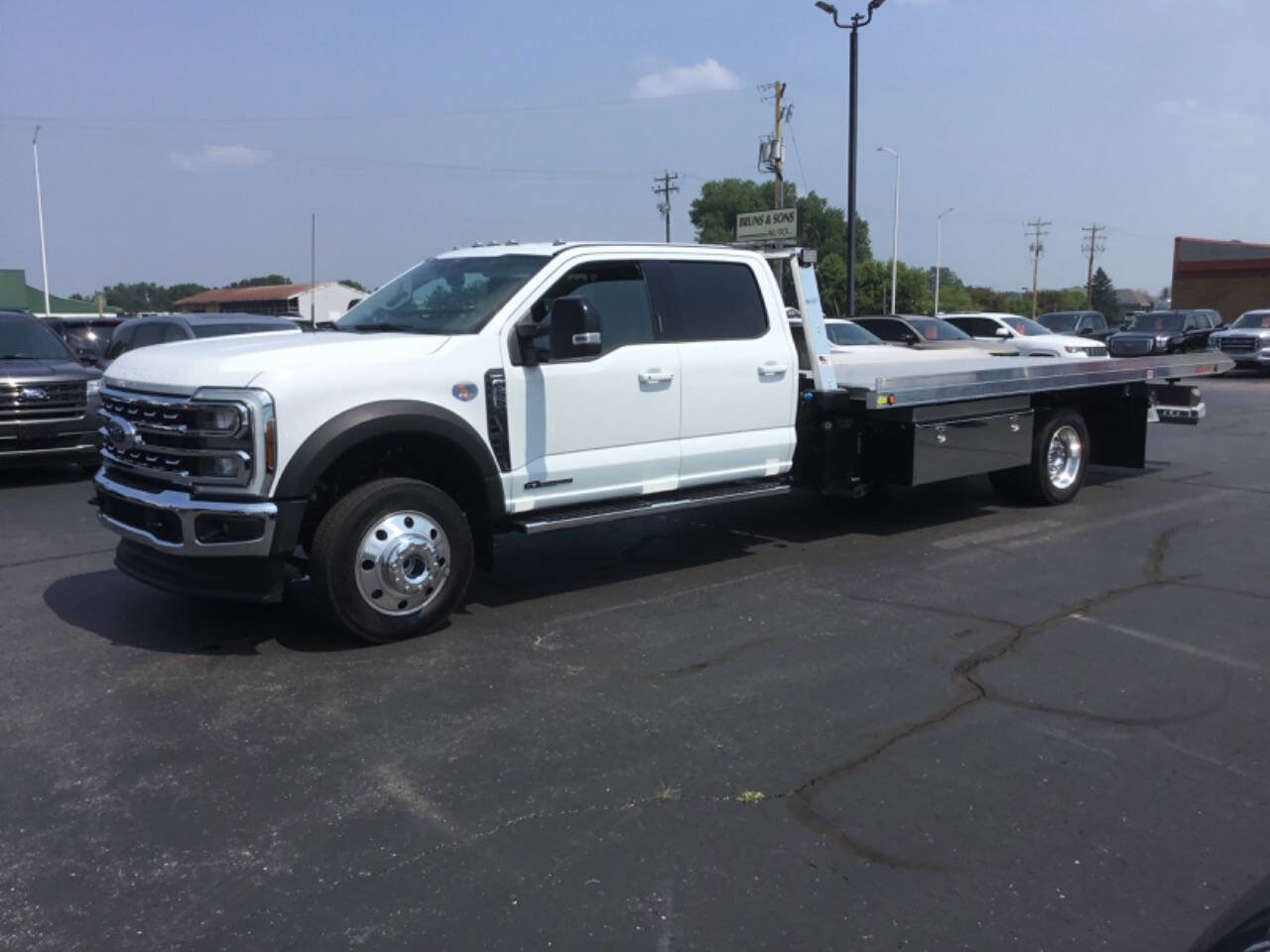 Used 2024 Ford F550 4x4 Crew Cab Super Duty image 2