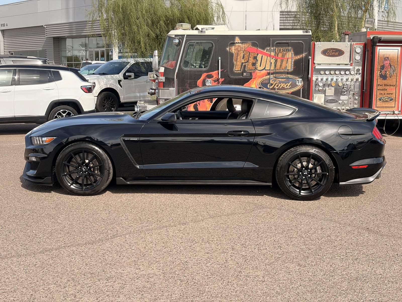 Used 2016 Ford Mustang Shelby GT350 w/ Technology Package RWD image 17