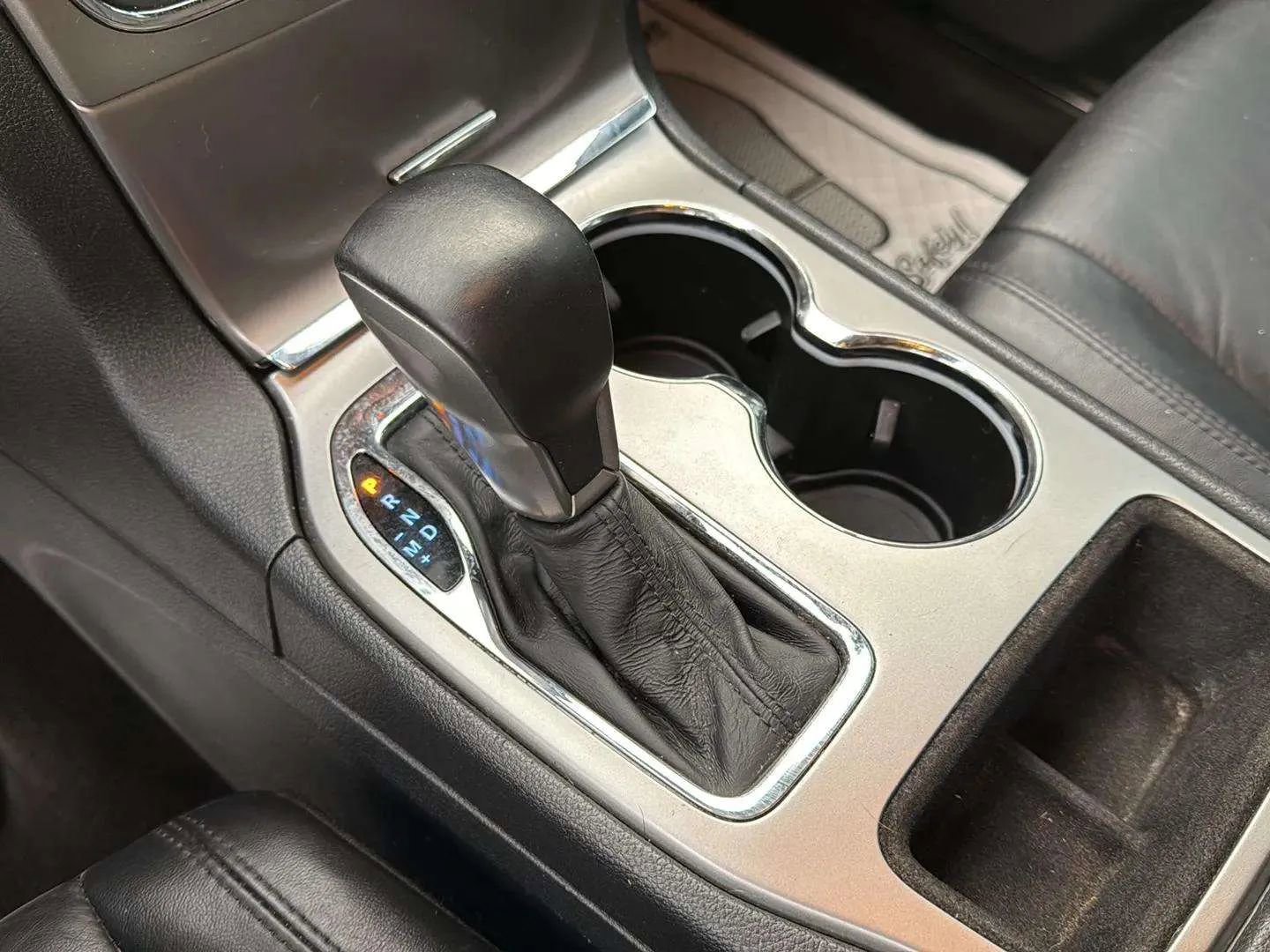 Used 2018 Jeep Grand Cherokee Limited image 28