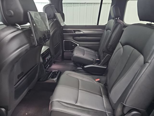 New 2026 Jeep Grand Wagoneer Limited AWD/4WD image 36