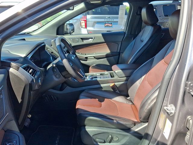 Used 2021 Ford Edge Titanium w/ Equipment Group 301A FWD image 10