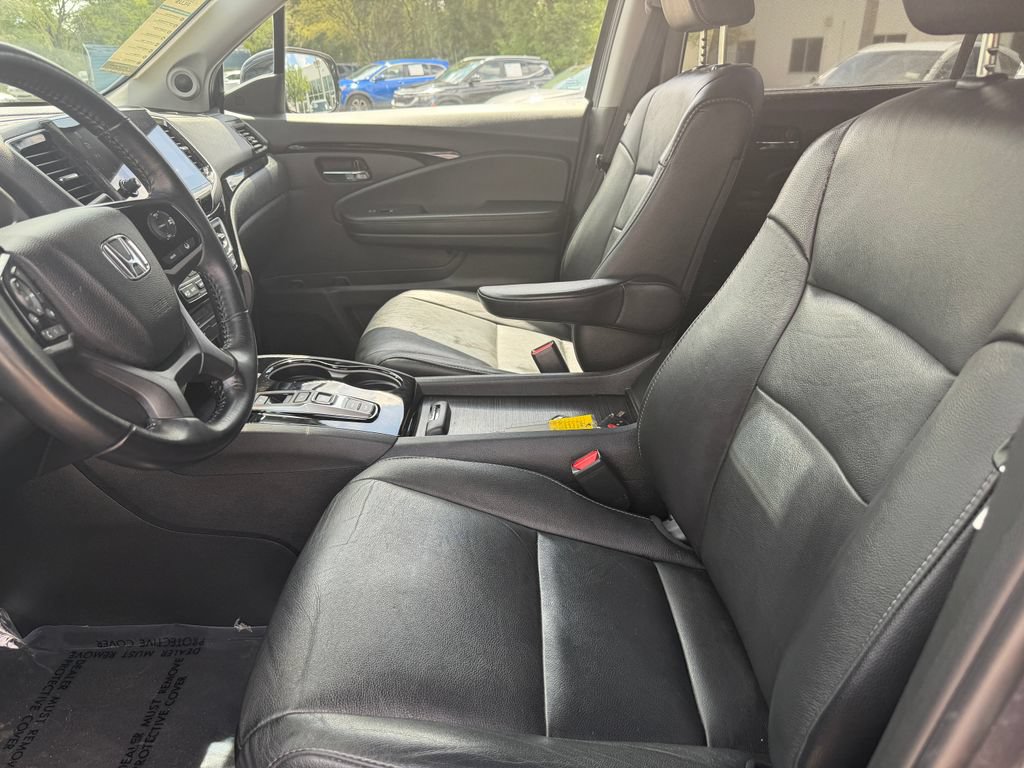 Used 2020 Honda Pilot Touring image 22