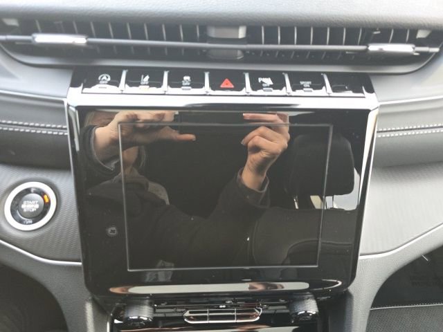 New 2025 Jeep Grand Cherokee Altitude image 14