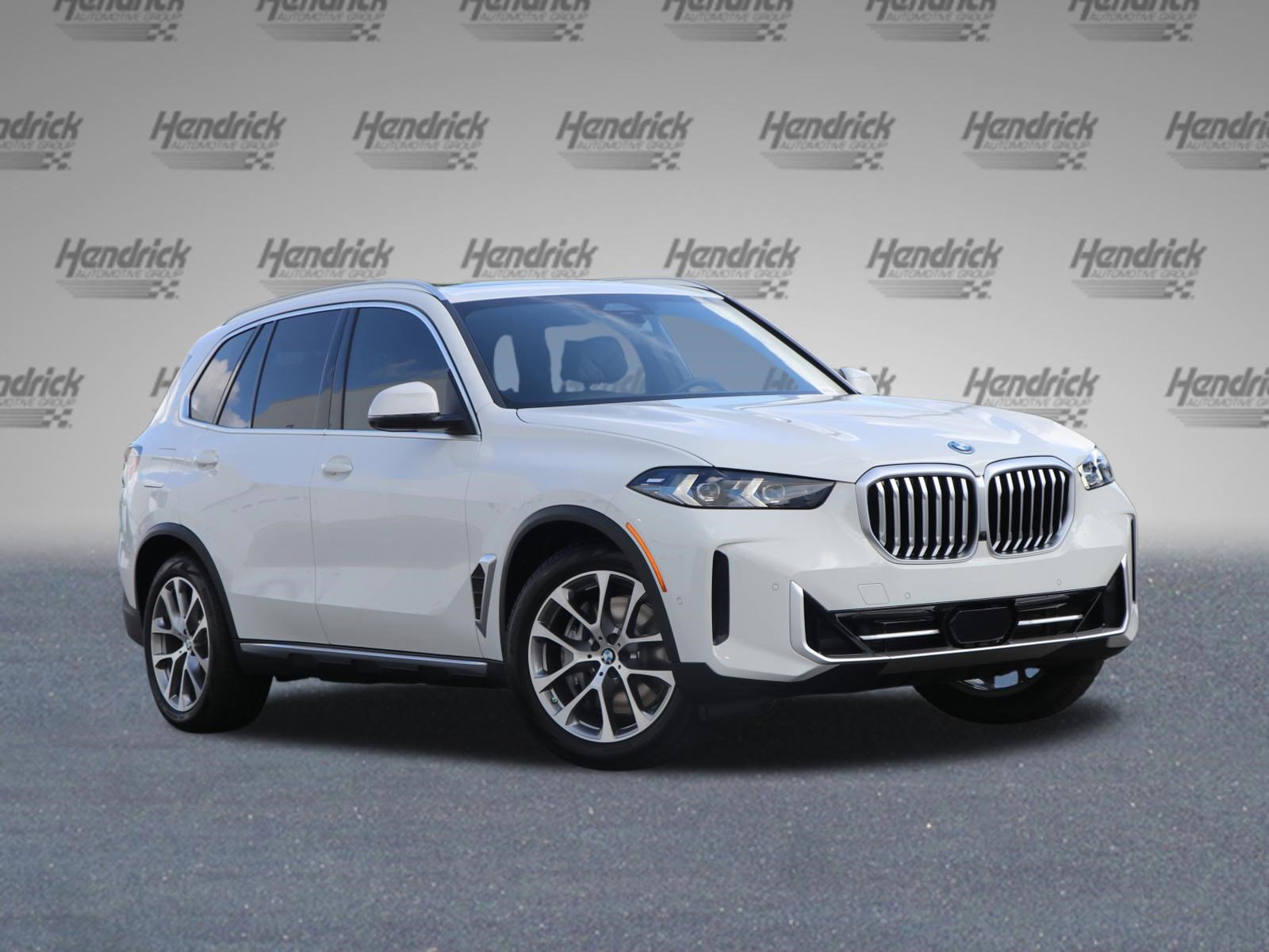Used 2026 BMW X5 xDrive50e w/ Parking Assistance Package image 2