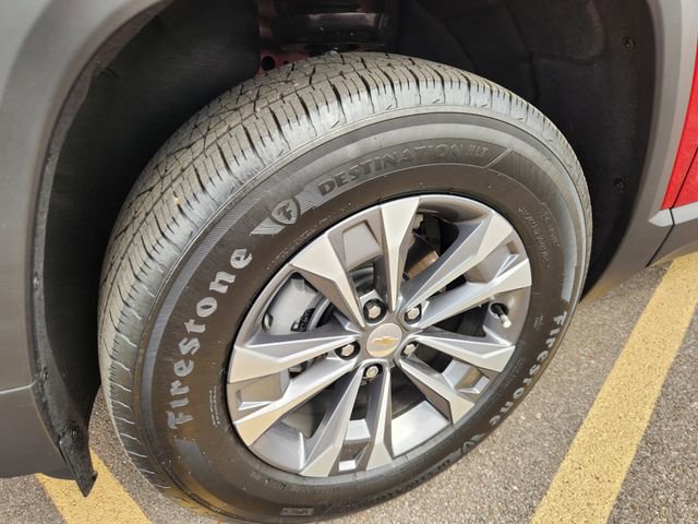 Used 2026 Chevrolet Equinox LT w/ Safety and Technology Package FWD image 10