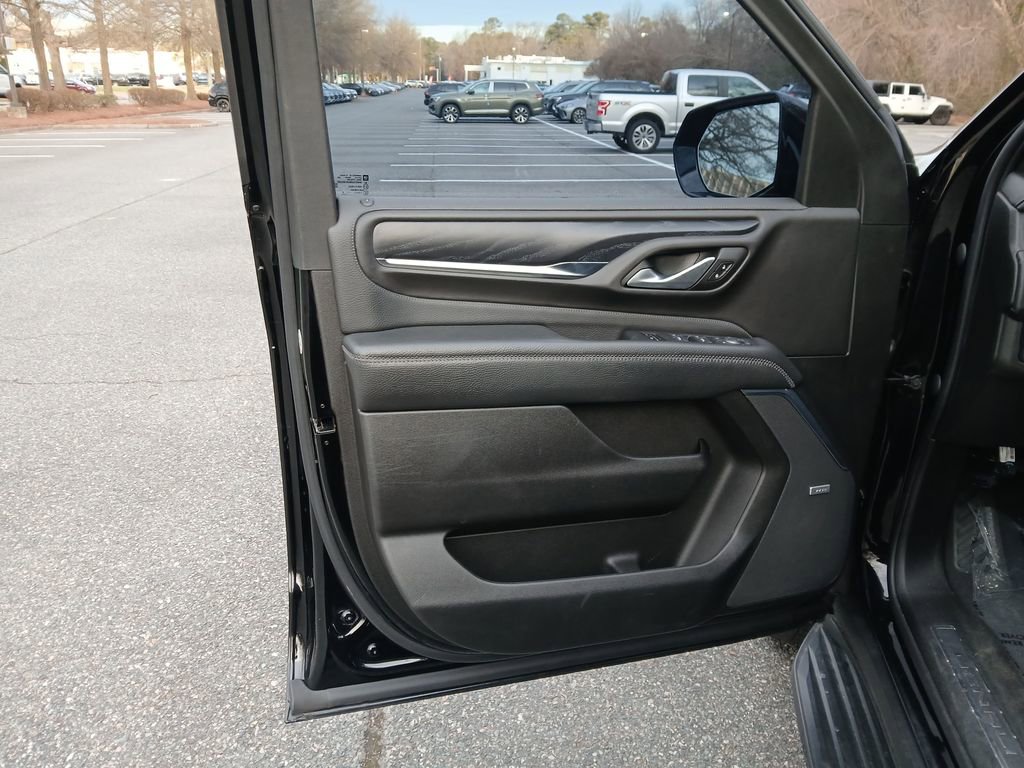 Used 2022 GMC Yukon XL Denali image 11