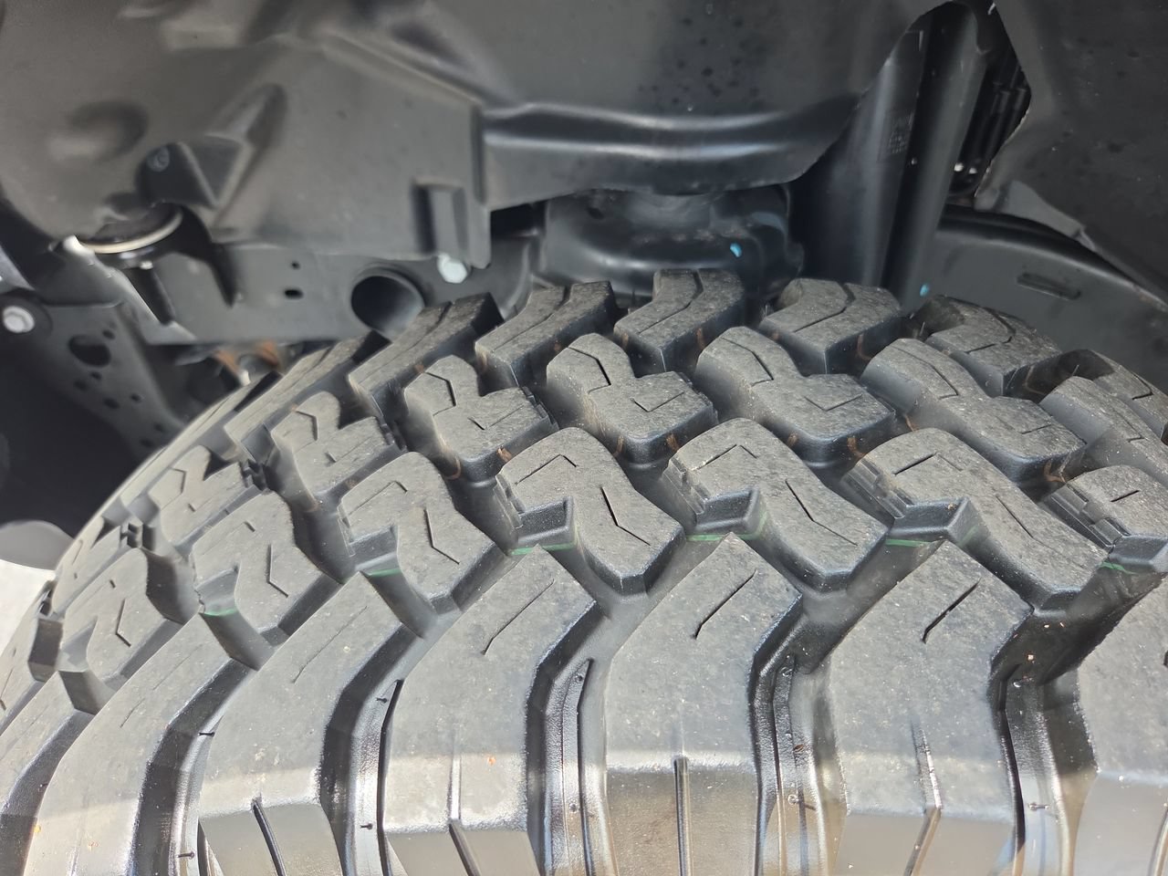Certified 2025 Jeep Wrangler Sport AWD/4WD image 10