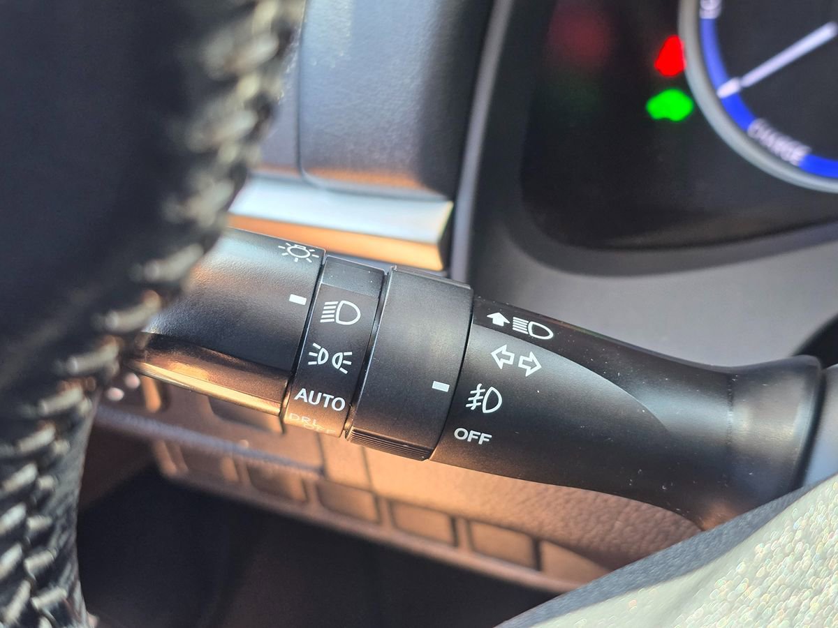 Used 2015 Lexus CT 200h FWD image 40
