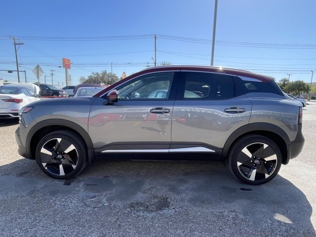 Used 2025 Nissan Kicks SR image 4