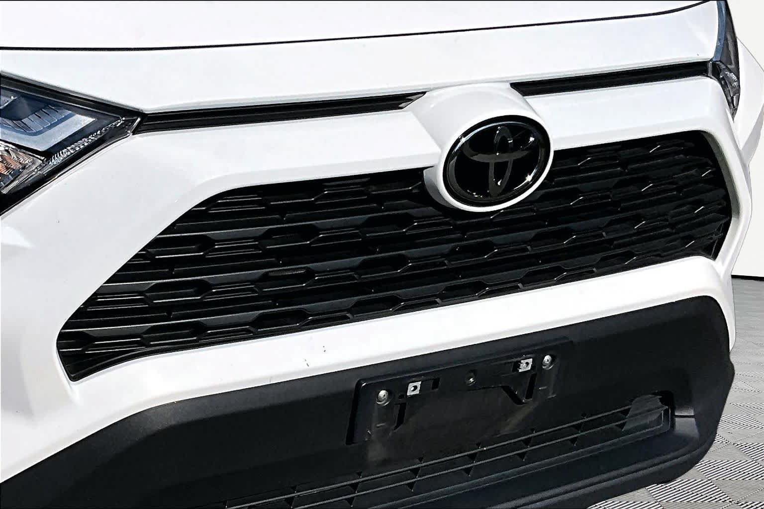 Certified 2025 Toyota RAV4 XLE AWD/4WD image 30