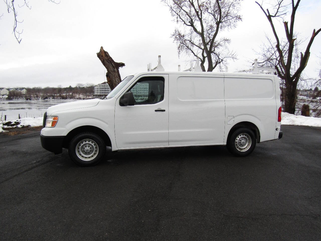 Used 2019 Nissan NV 1500 S image 3