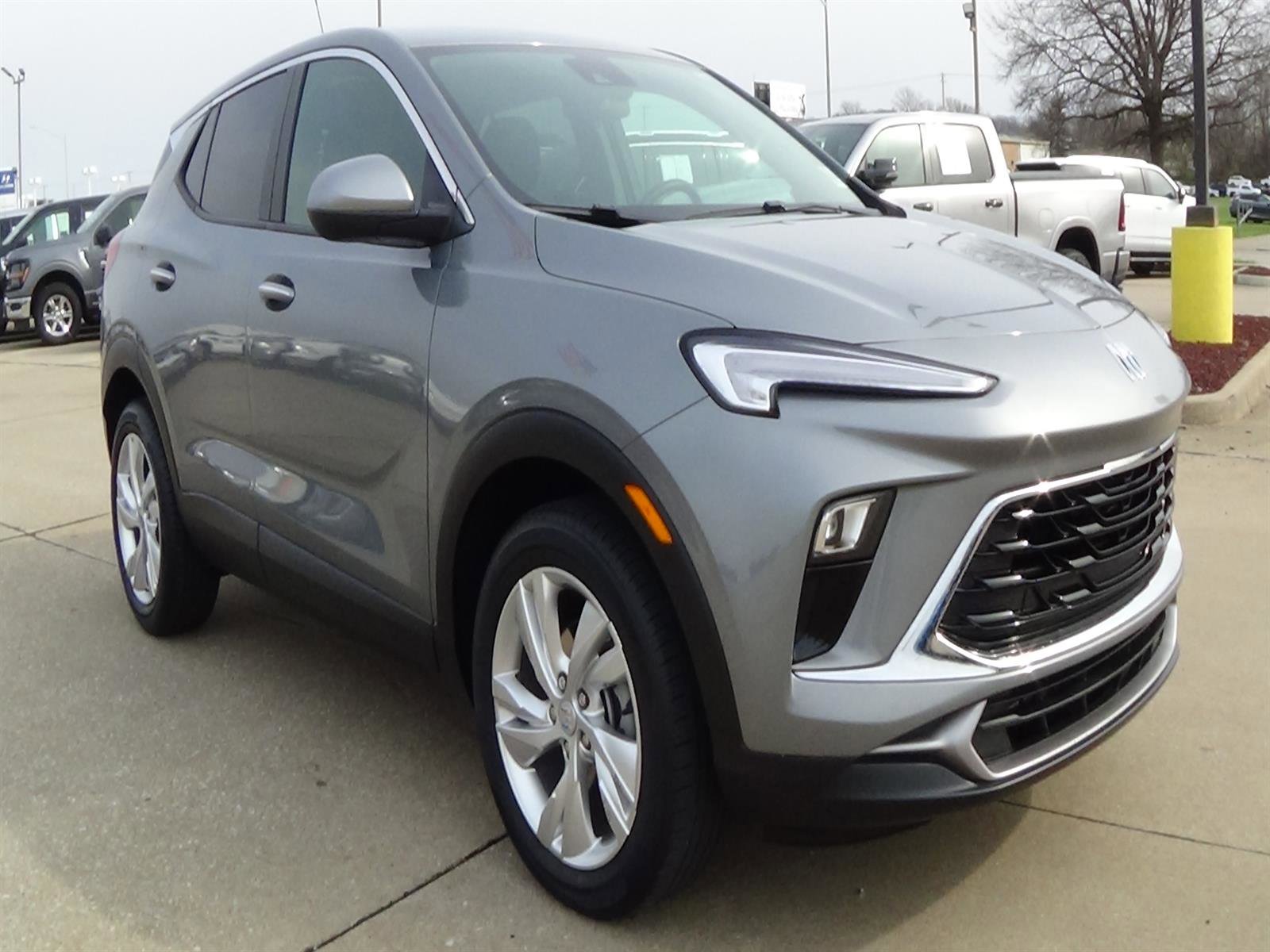 Used 2025 Buick Encore GX Preferred FWD image 4