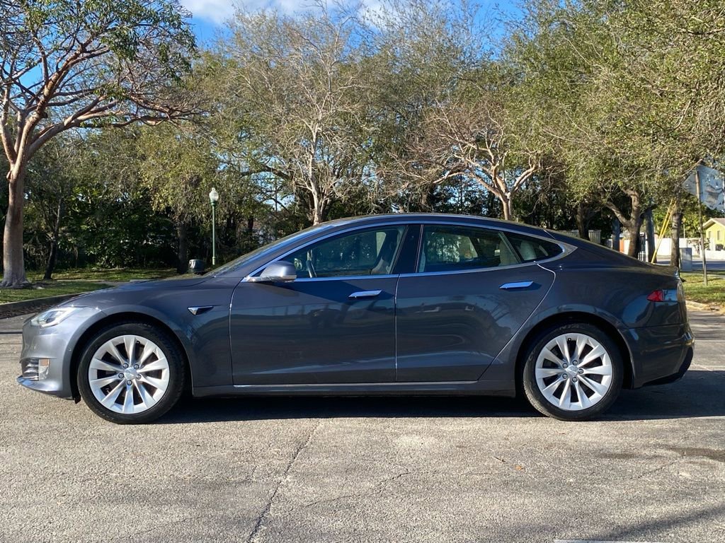 Used 2020 Tesla Model S Long Range Plus image 6