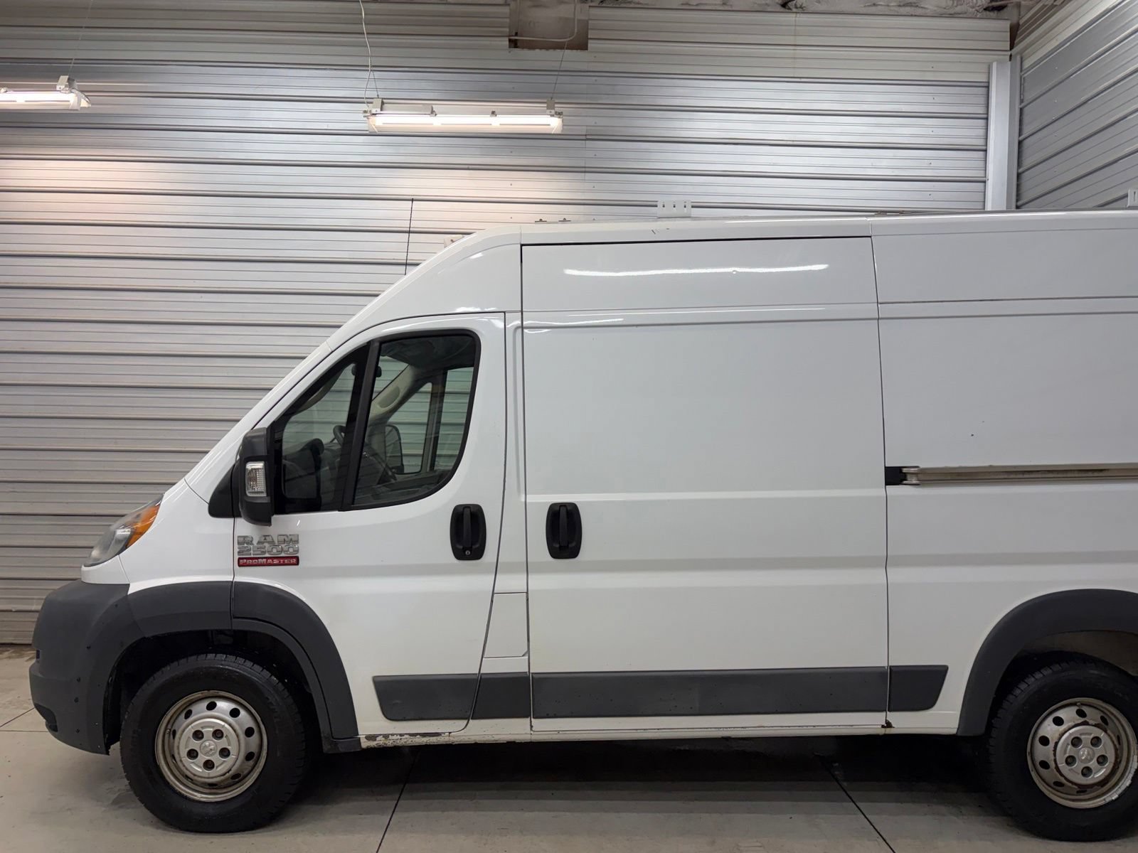 Used 2018 RAM ProMaster 2500 FWD image 3