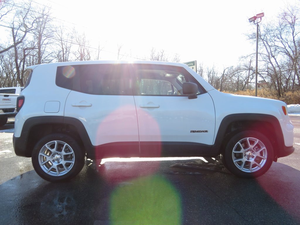 Used 2023 Jeep Renegade Latitude image 4