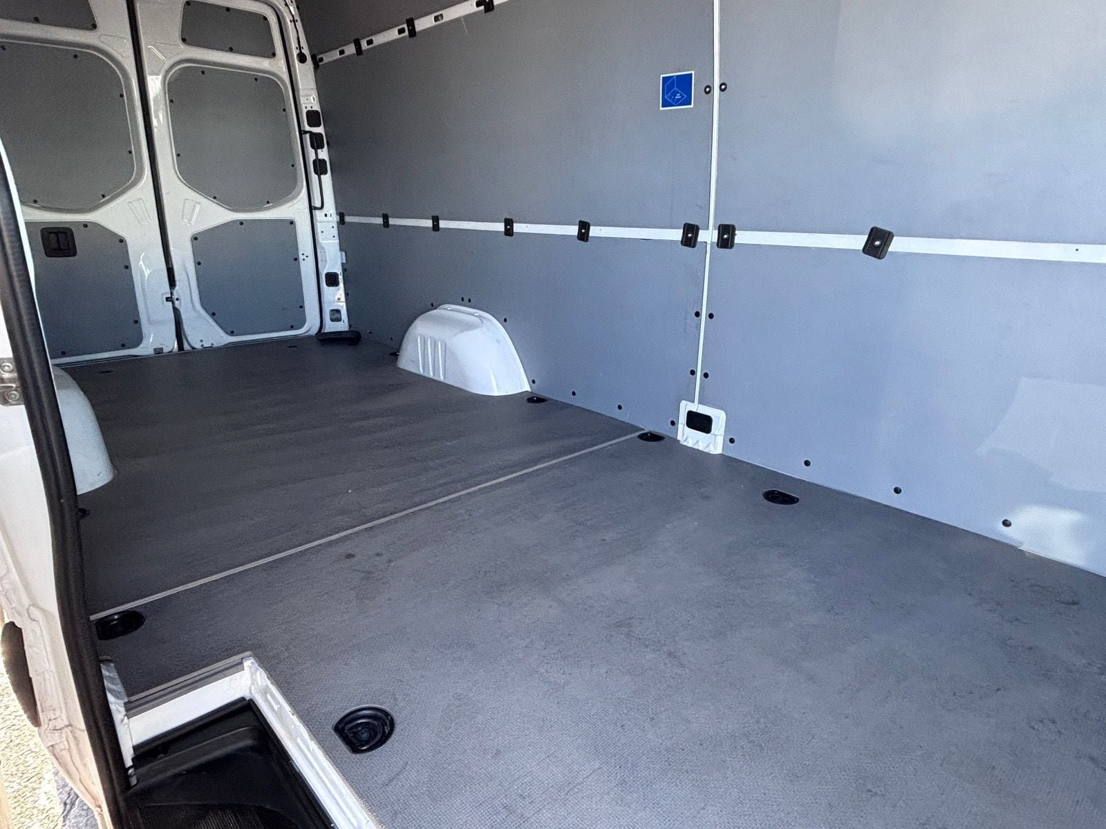 Used 2023 Mercedes-Benz Sprinter 2500 w/ Dashboard Charging Package image 15