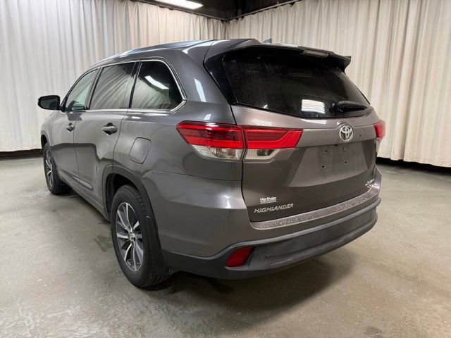 Used 2017 Toyota Highlander XLE AWD/4WD image 9