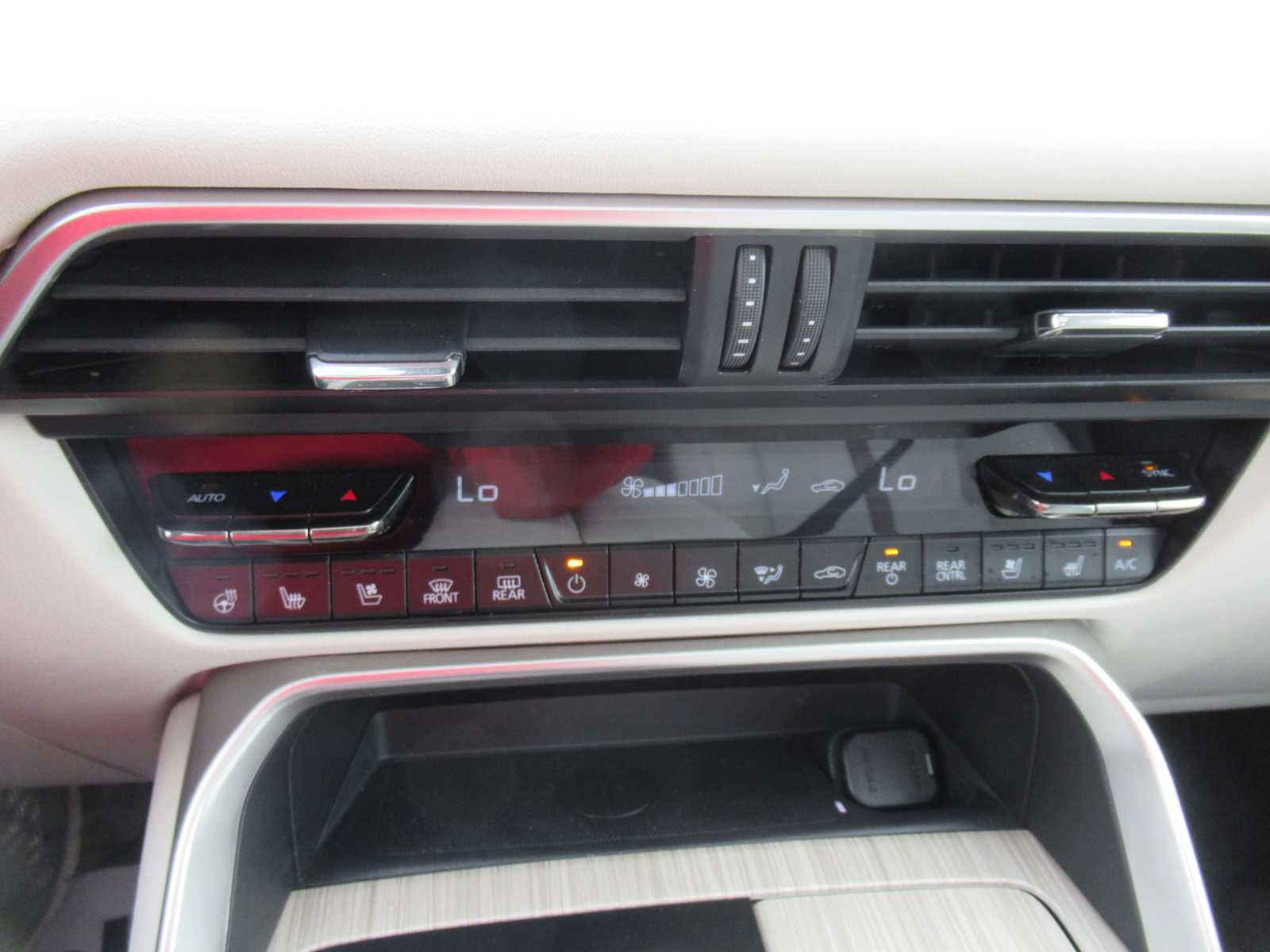 Used 2024 MAZDA CX-90 3.3 Turbo w/ Premium Plus Pkg image 31