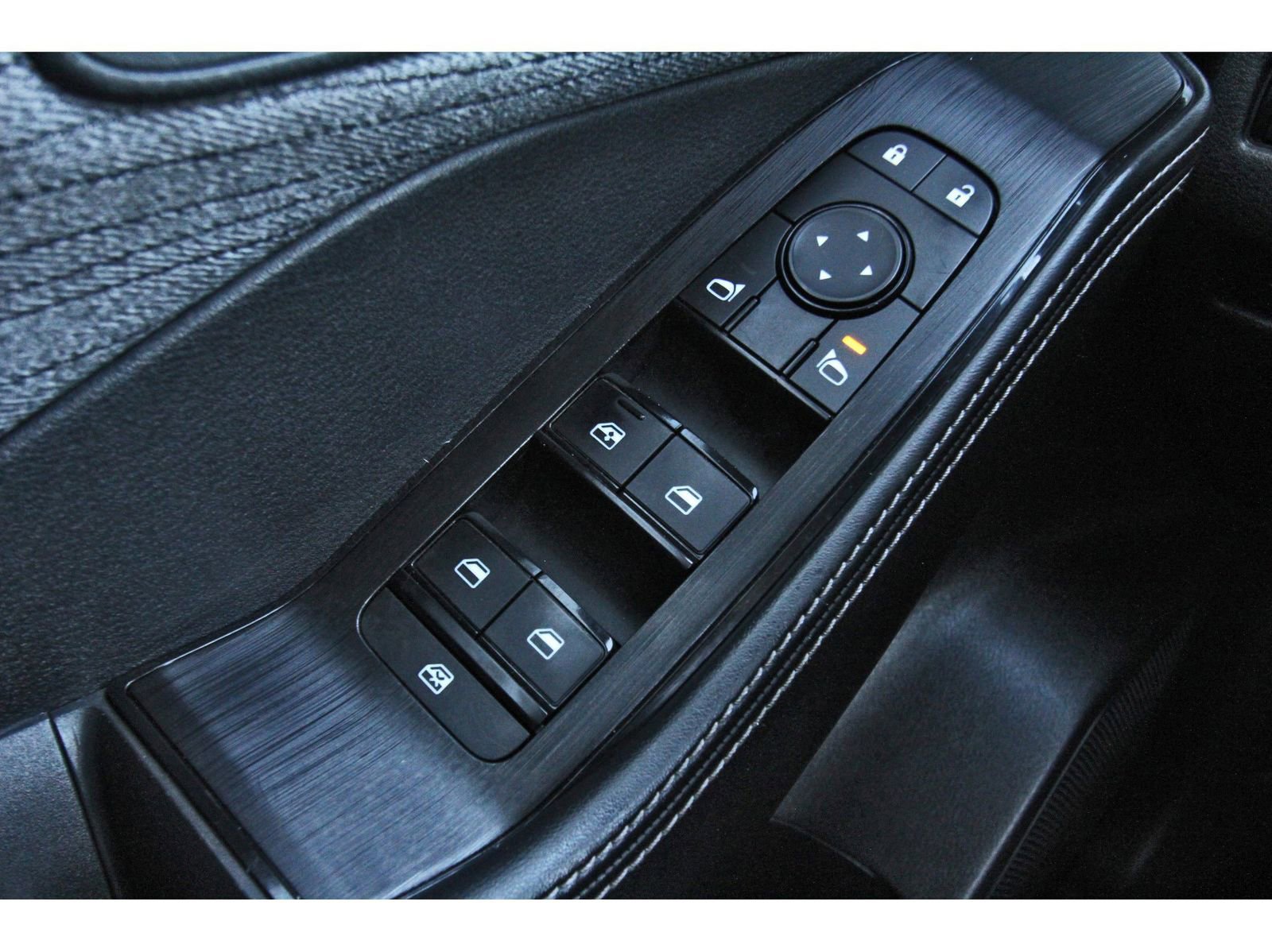 Used 2023 Nissan Rogue SV image 22