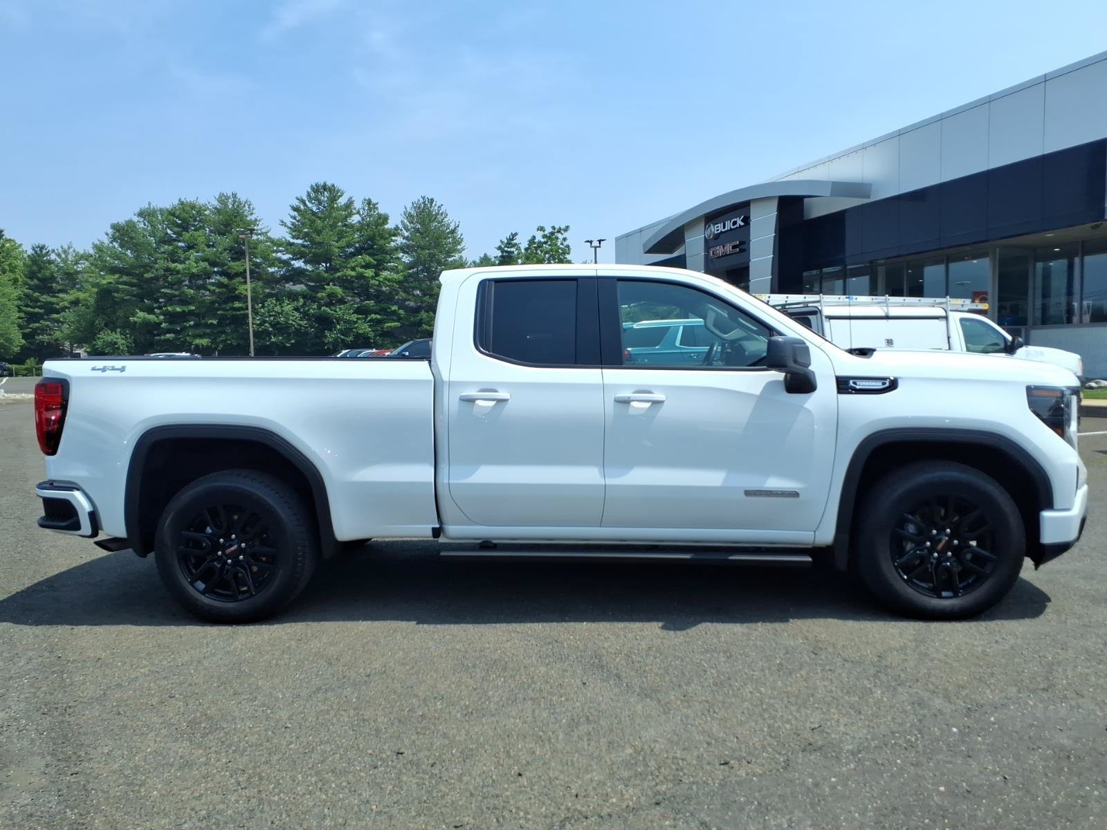Certified 2025 GMC Sierra 1500 Elevation AWD/4WD image 2