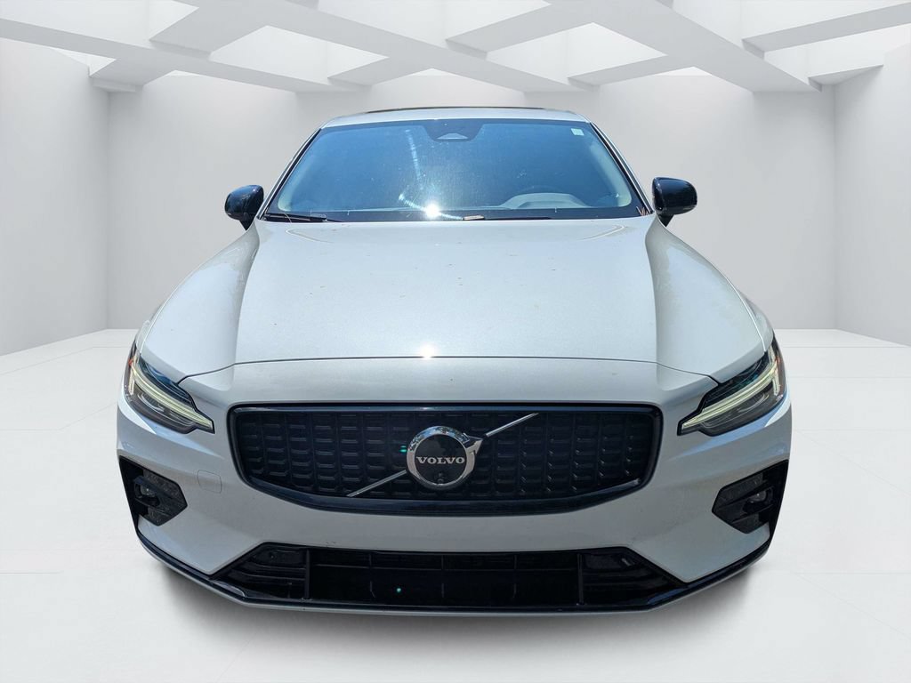 Certified 2025 Volvo S60 B5 Plus AWD/4WD image 8