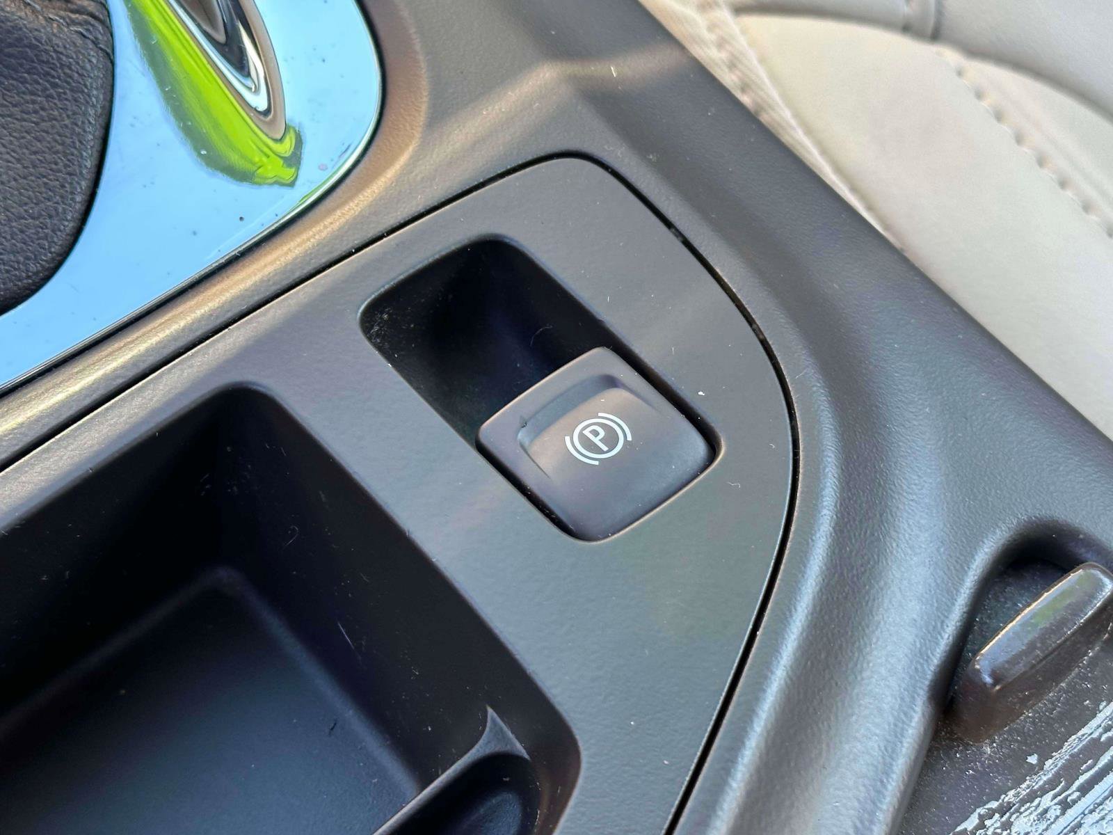 Used 2014 Buick Regal image 32