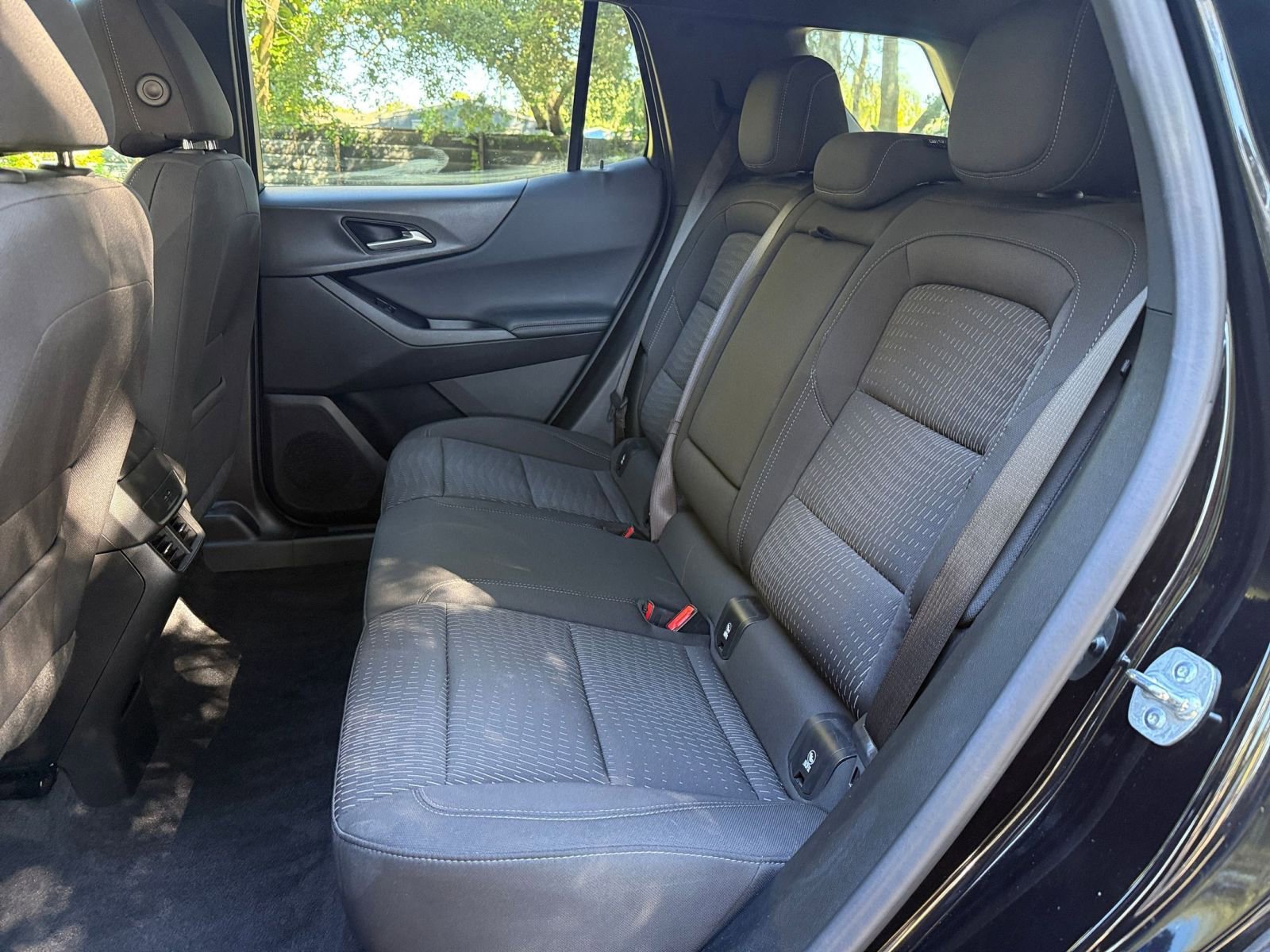 Used 2025 Chevrolet Equinox LT image 33